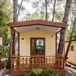Village Le Calanchiole ホリデーパーク カポリーヴェリ