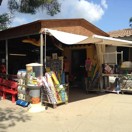 Village Le Calanchiole פארק נופש קאפוליברי