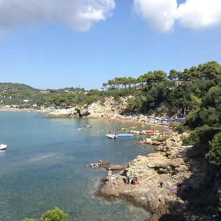 منتزه العطل Village Le Calanchiole *