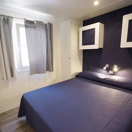 منتزه العطل Village Le Calanchiole