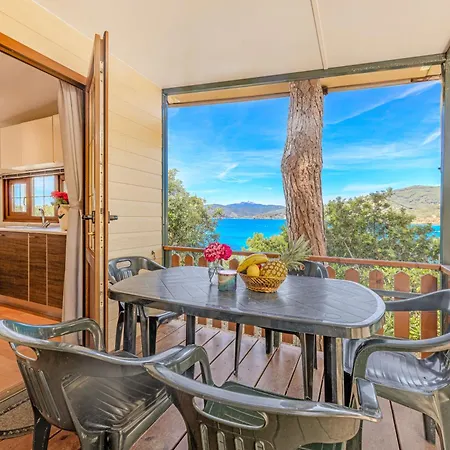 פארק נופש Village Le Calanchiole