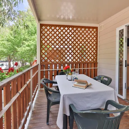 منتزه العطل Village Le Calanchiole