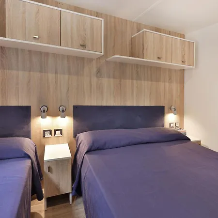 פארק נופש Village Le Calanchiole *