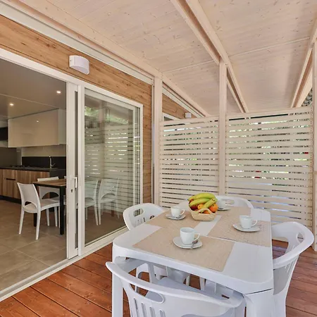 منتزه العطل Village Le Calanchiole كابوليفيري