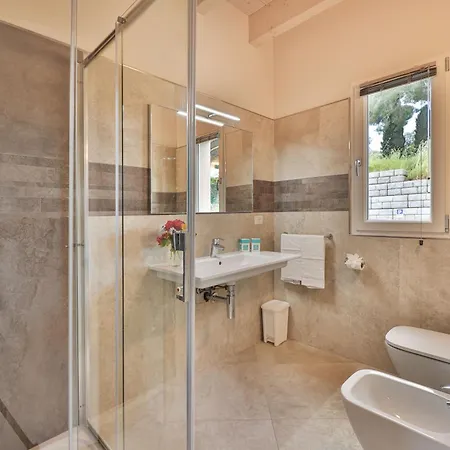 منتزه العطل Village Le Calanchiole كابوليفيري