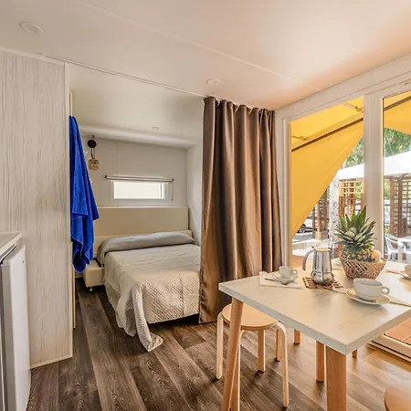 פארק נופש Village Le Calanchiole