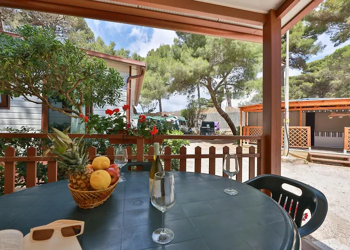 Village Le Calanchiole 假日公园